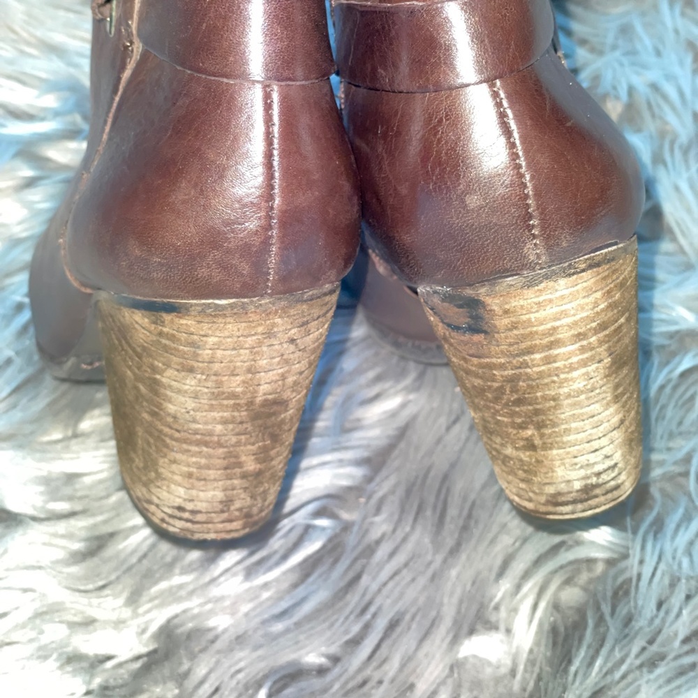 Vince Camuto Harriet Soft Leather Stacked Ankle Heeled Boot Size 8.5 - Picture 4 of 13